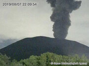 浅間山で小規模の噴火が発生　噴火警戒レベル3に引き上げ        