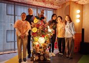 「lyf銀座東京」がシャンデリアアートに光を灯すセレモニーで新たな出発を祝う