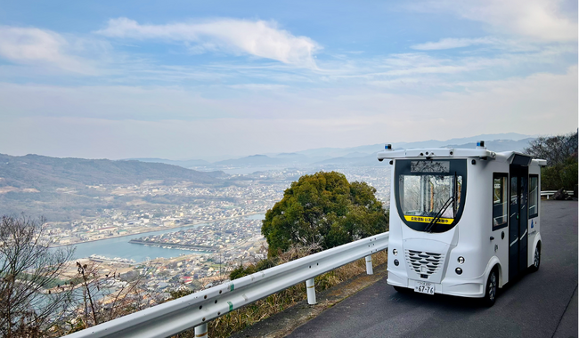 画像：高松市の屋島山上で自動運転EV「MiCa」を実証運行