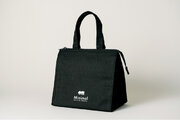 Minimalより、春のピクニックやアウトドアにも使いやすい、シンプルなデザインで容量たっぷりのオリジナル保冷バッグが登場。