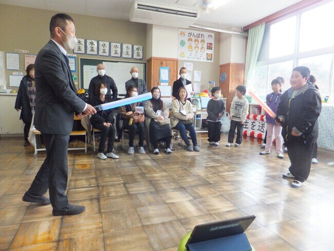 画像：【校長先生も参加！】SASSEN体験会が茨城県城里町の小学校で開催。授業参観の場でも子供たちの新たなエンターテイメントに。