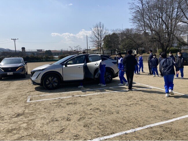 画像：福島大学附属中学校へ、福島日産＆日産自動車が特別出張授業を実施。