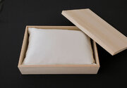 11万円の枕の寝心地は？羽毛布団1枚分のダウンを使った、シルクのカバー付きの贅沢な枕「極上まくら」3月18日リニューアル発売。