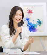 「はままつ浜名湖　花べんとう」を浜名湖花博2024の開幕に合わせて発売します。　パッケージの絵画は、俳優の田中道子さんが描きました。ーお弁当の「自笑亭」ー