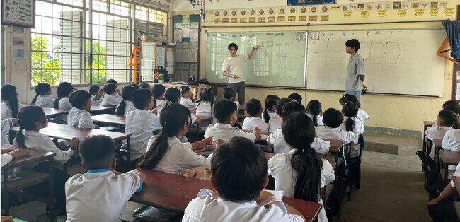 画像：Metagramがカンボジアの小中学生向けに「図解教育プログラム」を導入