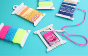 【大好評！】ポケットサイズのミニ織り機「ポケおり」から、鮮やかな発色ネオンカラーの新アイテムが4月10日に発売