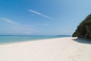 ひと足早く夏を先取り！本島屈指の透明度を誇る「瀬底ビーチ」が生まれ変わる 海の家「Seaside CAFE」が開業