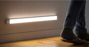 人感センサーでパッと点灯、3色切替えできる薄型LEDライトを発売