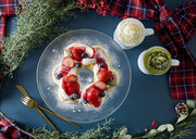 煌びやかな“クリスマスリース”をイメージした リッチなバニラ香る奇跡のパンケーキを12月8日(金)より販売！ 