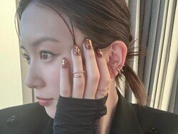 画像：俳優の永野芽郁さんは2月11日、自身のInstagramを更新。受賞の報告と共に美しい横顔を披露し、反響が集まっています。（サムネイル画像出典：永野芽郁さん公式Instagramより）