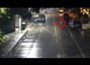 画像：中国東部江蘇省無錫市江陰市で先月27日午後10時半頃、暗い雨の路上をハイハイする生後6か月の男児の姿を監視カメラが捉えていた（『Newsnercom　YouTu…