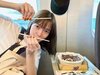画像：モデルの佐藤栞里さんは4月25日、自身のInstagramを更新。新幹線内で朝食を食べている姿を公開し、その様子に驚きの声が寄せられました。（サムネ…