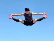 「跳びすぎてて草」おばたのお兄さん、ジャンプショットに反響！ 「人間でこんなとべるんですね」