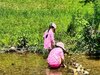 画像：お笑いコンビ・ロンドンブーツ1号2号の田村淳さんは5月9日、自身のInstagramを更新。娘たちとの川遊びショットを投稿し、話題を呼んでいます。（サ…