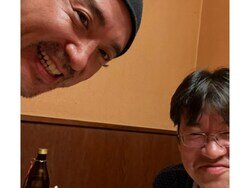 画像：俳優のムロツヨシさんが、5月14日に自身のInstagramを更新。同じく俳優の佐藤二朗さんとのプライベートショットを公開し、反響を呼んでいます。（サムネイル画像出典：ムロツヨシさん公式Instagramより）