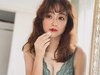 画像：タレントの鈴木奈々さんは5月27日、自身のInstagramを更新。谷間があらわになったナイトブラ姿を披露し、セクシーな表情に称賛の声が集まっていま…
