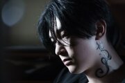 吉沢亮、笑顔封印…“黒髪マイキー”の場面写真到着『東京リベンジャーズ』