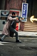 80年代の日本を再現！“東京”の路上で繰り広げられる決死の銃撃戦『ハント』本編映像