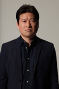 『ザ・ファブル』岡田准一のバイト先社長役で佐藤二朗が出演、キャラクターとの性格もそっくり！？
