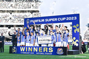 J1王者・横浜FM、6度目の挑戦でスーパー杯初制覇！　J2甲府のチャレンジ退ける
