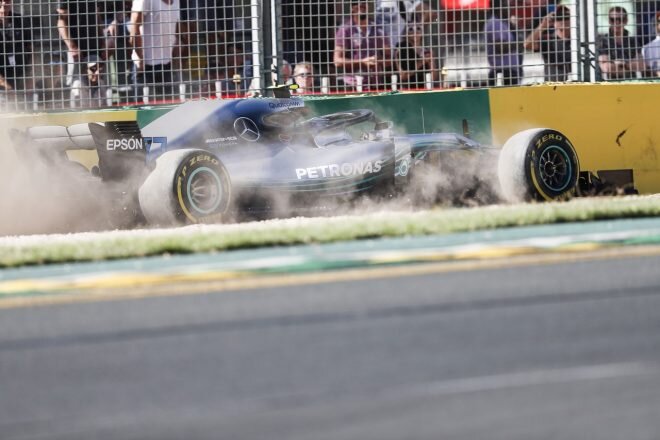 画像：ボッタス「トラブルが発生。テストの時とは状況が全く違うが心配はしていない」メルセデス F1オーストラリアGP金曜
