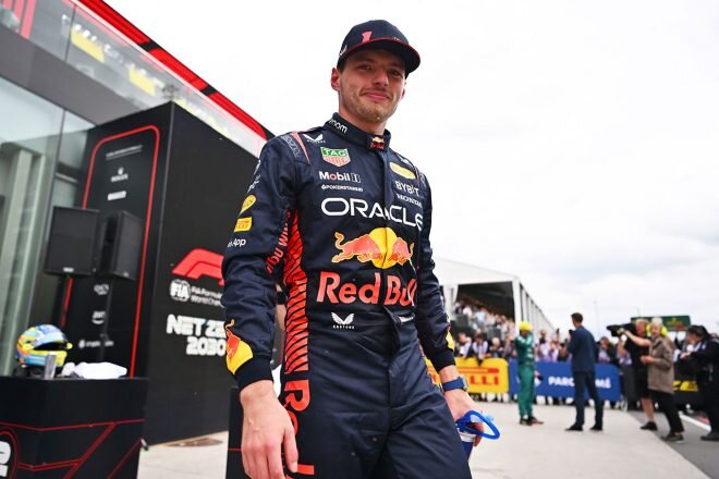 F1カナダGPでフェルスタッペンが着用したレーシングスーツを F1カナダGPでフェルスタッペンが着用したレーシングスーツを
