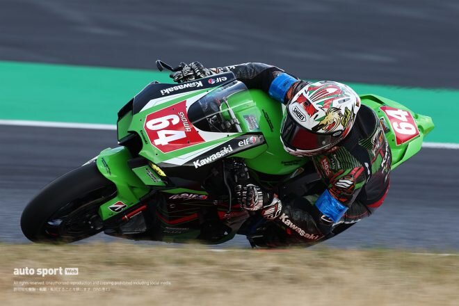 すみれスポーツ | オリジナリティ溢れるデザインと 最高の履き
