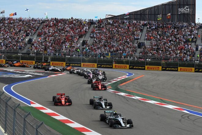 画像：F1 Topic:議論が巻き起こったメルセデスのチームオーダー、過去に大きな批判にさらされたフェラーリとの違い