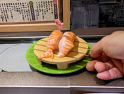 久しぶりに “ちゃんと寿司が回る回転寿司” に行ったら、回転寿司の感動と興奮を思い出した！ 根室花まる KITTE丸の内店