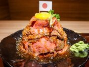 肉の山を攻略せよ！ 東京のデカ盛り「ローストビーフ丼」3選