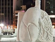 「ハイ・クオリティ」な雪像が、さっぽろ雪まつりで異彩を放つ！　なぜ肺を？制作者に直撃しました
