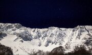 月面から見た景色みたい...　鳥取県で撮影された「冬の夜の大山」が美しすぎる