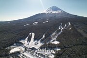 富士山麓で春スキー     シーズン終盤も雪質良好でもう一滑り！