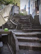 どこに繋がってるんだろう？　大分・保戸島にある階段たちが、迷宮みたいでワクワクする