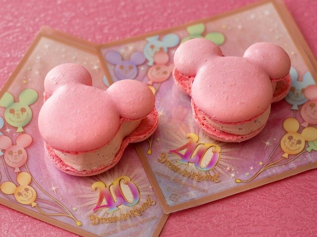 画像：ピンク色のかわいい 「ミッキーマカロン」が両パークに新登場！6月13日（火）発売As to Disney artwork, logos and properties： (C) Disney