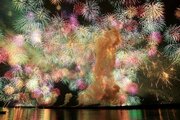 夜空いっぱいに「花」が広がる...　三重・紀北町の花火が凄いわけ