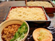 東京で死ぬまでに一度は食べたい『室町砂場』の元祖「天ざる」の魅力とは？