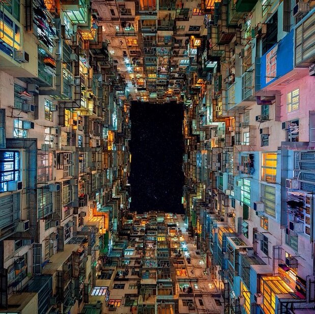 まるでアニメや映画の近未来都市 香港の建物を見上げた写真がカッコいいと話題に Rootage Biglobeニュース