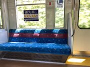 「子供を抱っこして電車に乗ったら、優先席の老婦人が『座って』。それを見ていた中年男性が怒鳴りつけてきて...」（東京都・40代女性）