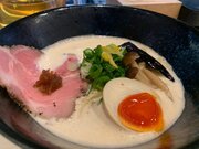 鶏濃厚スープと小麦の風味のハーモニー「鶏とらぁ麺komugi」【大阪ローカルラーメン】