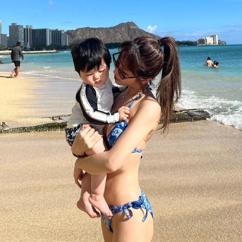 画像：舟山久美子さんが1歳長男との初ハワイ旅行を満喫。飛行機ぐずぐず、離乳食ハプニングも!?