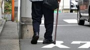 「足を引きずりながら薬局を探して歩く82歳の私。仕事中の若い郵便配達員に道を尋ねたら...」(千葉県・80代男性)