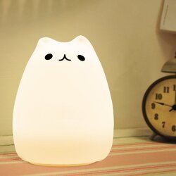 やさしく照らすにゃ〜 ずんぐりキュートな猫型ランプが人気に（2016年