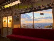 まるで新海誠の世界...　近鉄奈良線の車窓風景に絶賛「本当に感動した」「美しすぎる」