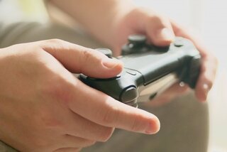 今年ハマりすぎて人生にマイナスだった趣味1位「ゲーム」、2位「ネットサーフィン」