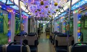 富山市、まさかの路面電車「内側」イルミ　斬新すぎる光景に反響「攻めすぎ笑」「ゲーセンみたい」