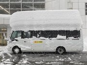 数日前の「雪不足」が嘘のよう...　新潟のスキー場に突如出現した「2階建てバス」がこちら