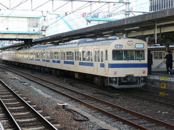画像：広島では2010年を過ぎてもすべての電車が国鉄時代の車両だった（ぺ有家音さん撮影、Wikimedia Commons